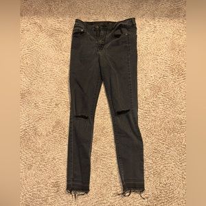 Dark gray Aeropostale ripped skinny jeans, size 6